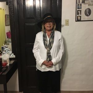 Meet your Posher, Karol